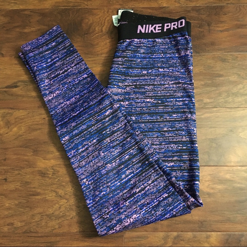 Nike Pro juniors size medium workout leggings